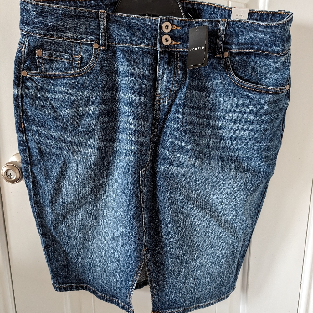 Torrid Denim Skirt, size 18